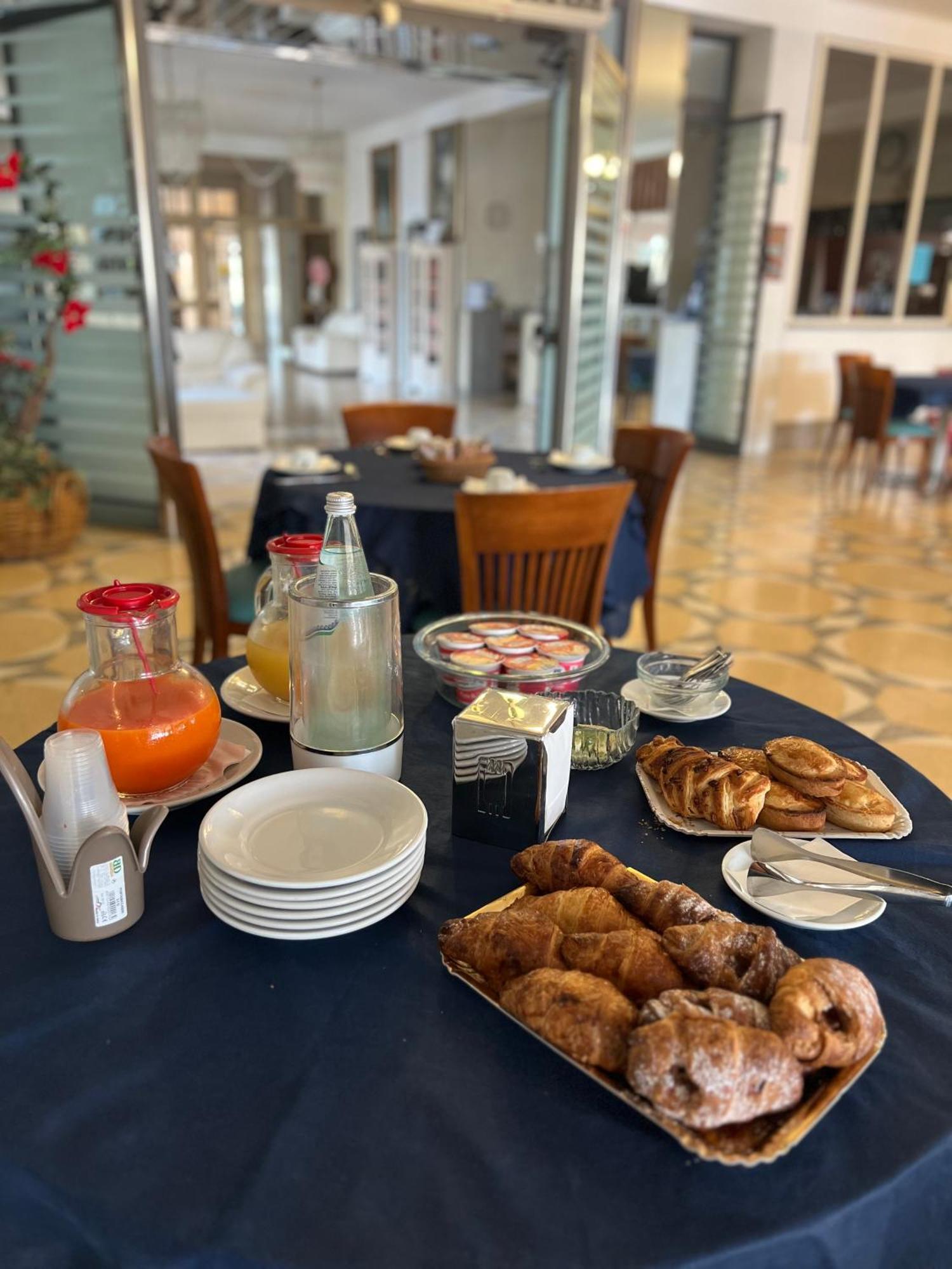Racar Hotel 프리골레 외부 사진